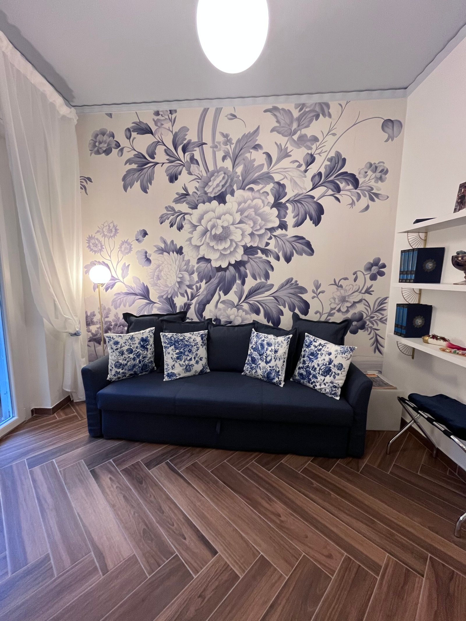 Casa Vacanze Serapide 13 A Santa Lucia Napoli Soggiorno con Divano letto Matrimoniale