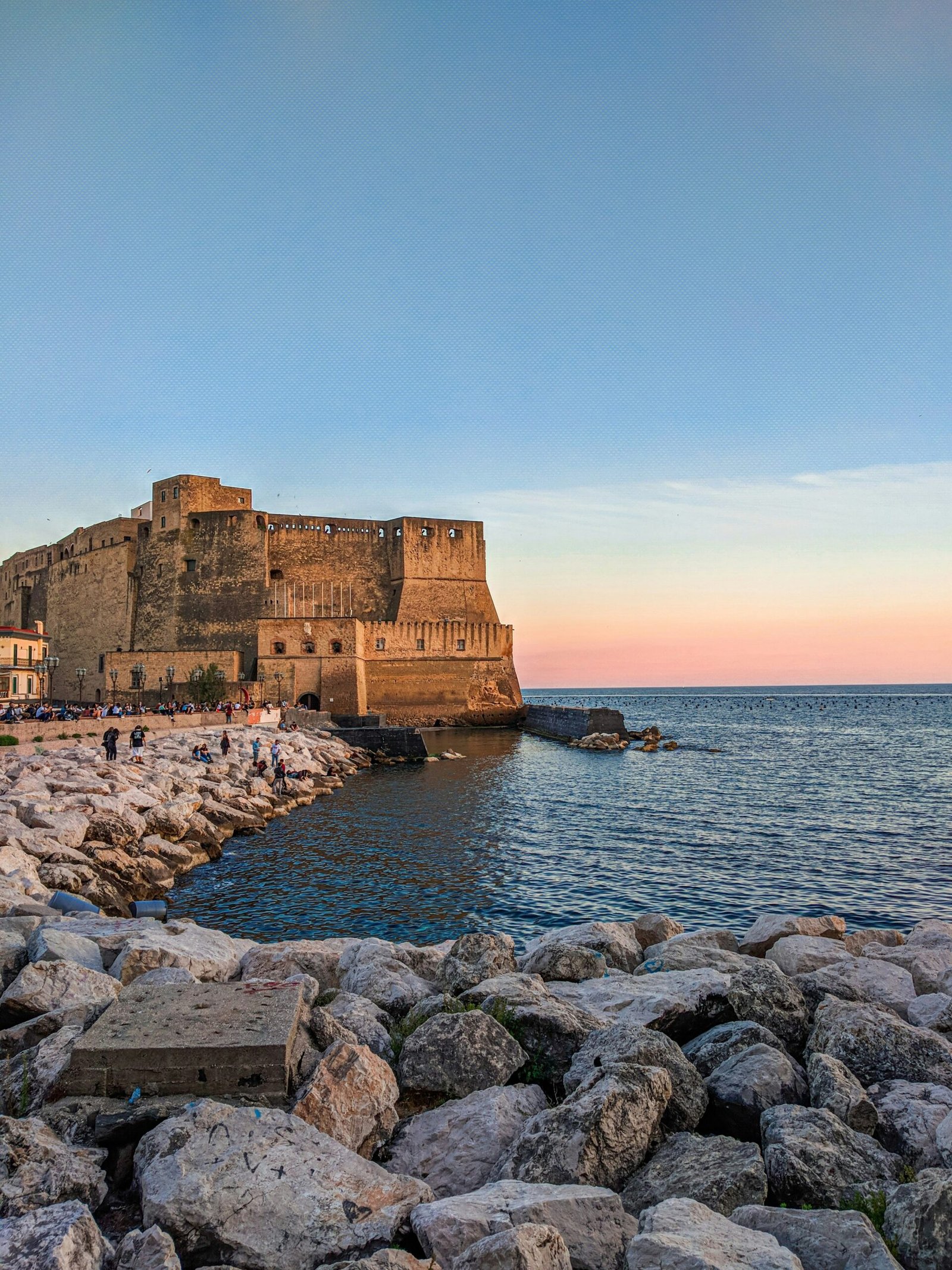 Casa Vacanze Serapide 13 a Santa Lucia Napoli a pochi passi dal Castel dell'Ovo e dal lungomare