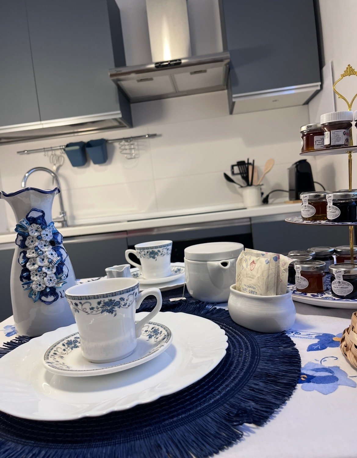 Casa Vacanze Serapide 13 a Santa Lucia Napoli Cucina e Colazione imbustata offerta 