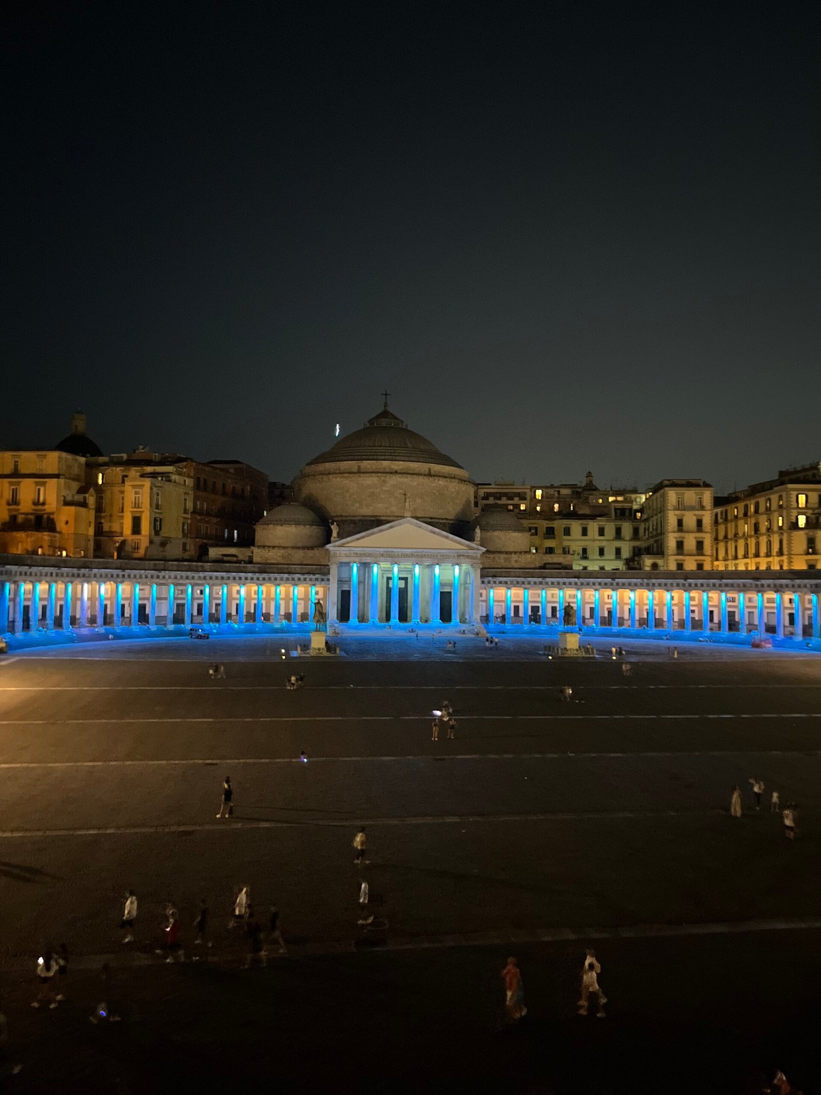 Casa Vacanze Serapide13 a santa Lucia Napoli a pochi passi da Piazza Plebiscito