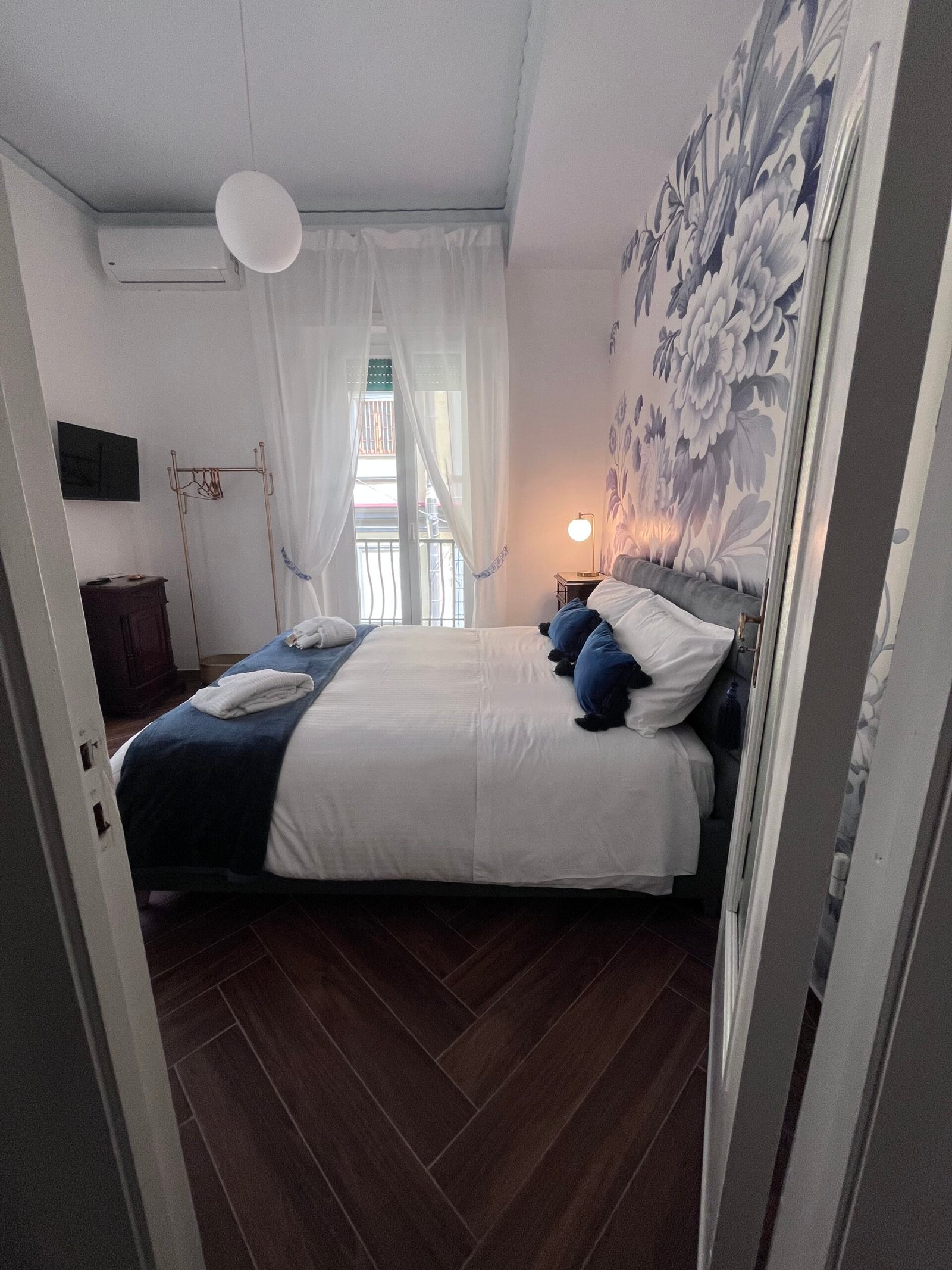 Casa Vacanze Napoli Serapide 13 a Santa Lucia Camera da Letto Matrimoniale
